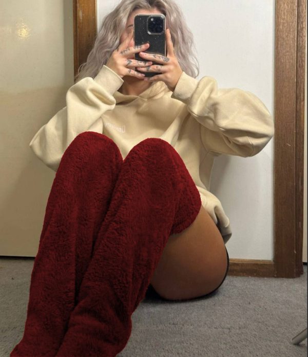 Cozy Over-Knee Fuzzy Socks — Plush Warmth for Home, Sleep & Lounging - Image 5