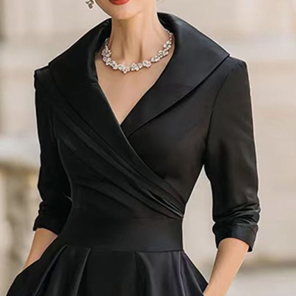Elegant Cross V-Neck Midi Dress with Flared Skirt & Pockets - Image 10