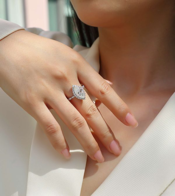 The Realm of Delight Moissanite Ring — S925 Sterling Silver, Platinum-Plated, Diamond-Like Brilliance - Image 4